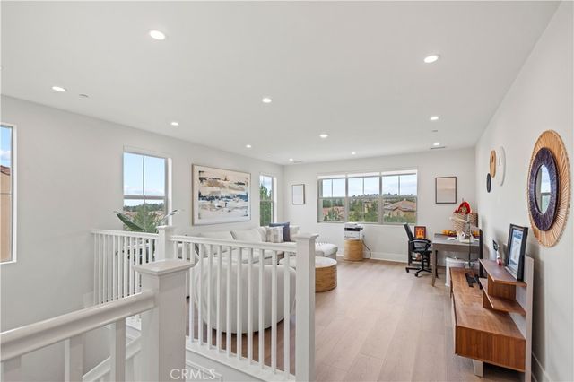 63 Longchamp, Irvine, CA 92602