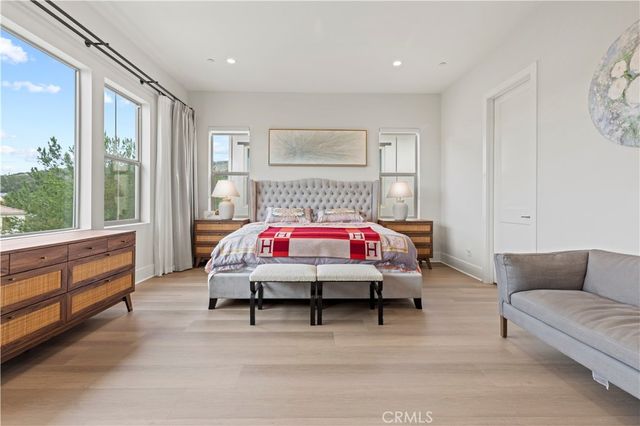 63 Longchamp, Irvine, CA 92602