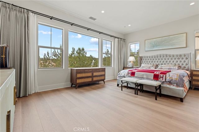 63 Longchamp, Irvine, CA 92602