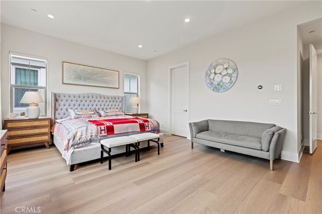 63 Longchamp, Irvine, CA 92602