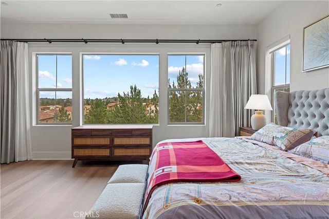 63 Longchamp, Irvine, CA 92602