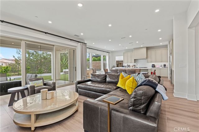 63 Longchamp, Irvine, CA 92602