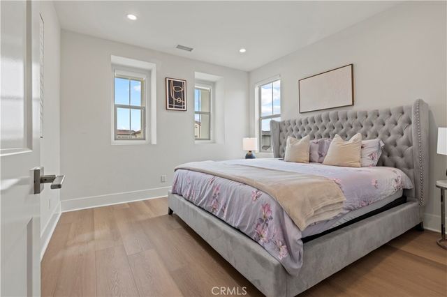 63 Longchamp, Irvine, CA 92602