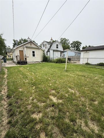 68 W Maxlow Avenue, Hazel Park, MI 48030