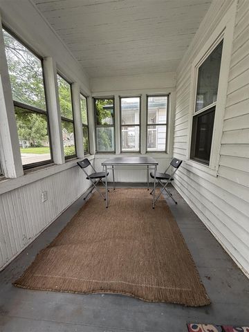 68 W Maxlow Avenue, Hazel Park, MI 48030