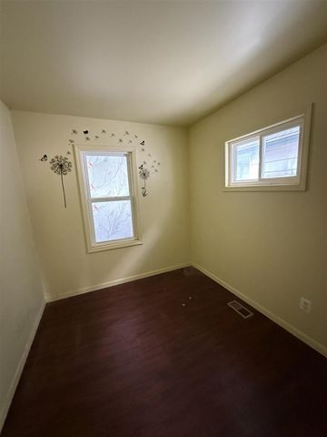 68 W Maxlow Avenue, Hazel Park, MI 48030