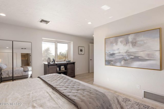 5671 N Placita Stilbayo, Tucson, AZ 85718