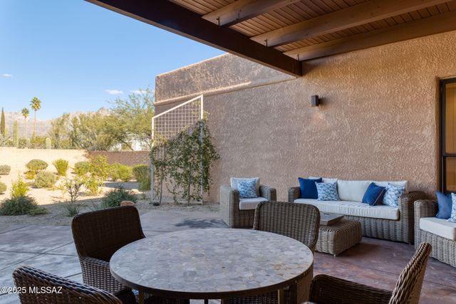 5671 N Placita Stilbayo, Tucson, AZ 85718