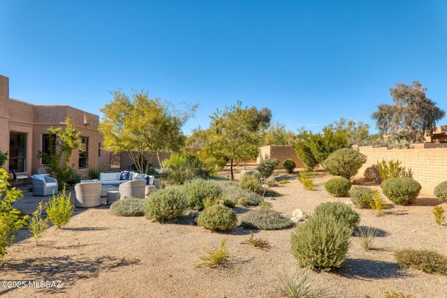 5671 N Placita Stilbayo, Tucson, AZ 85718