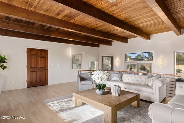 5671 N Placita Stilbayo, Tucson, AZ 85718