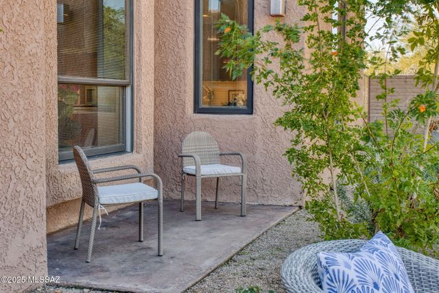 5671 N Placita Stilbayo, Tucson, AZ 85718