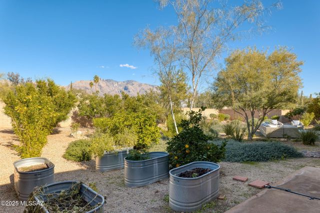 5671 N Placita Stilbayo, Tucson, AZ 85718