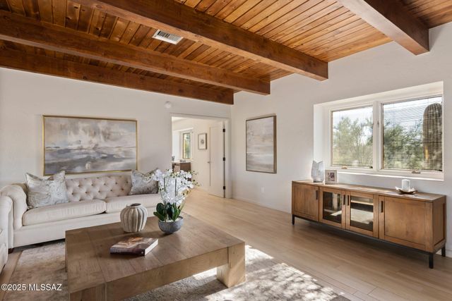 5671 N Placita Stilbayo, Tucson, AZ 85718