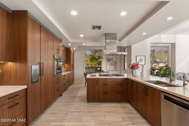 5671 N Placita Stilbayo, Tucson, AZ 85718