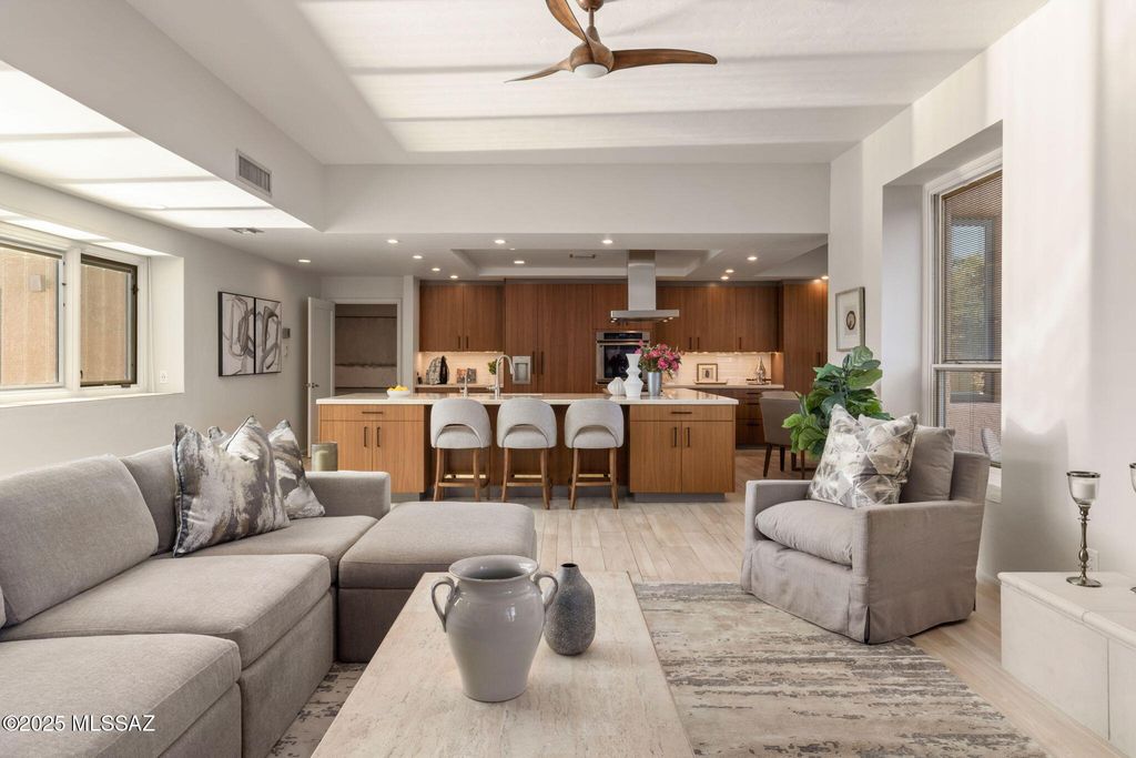 5671 N Placita Stilbayo, Tucson, AZ 85718