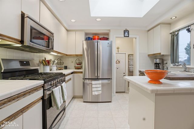 19046 Norton Street, Eastpointe, MI 48021