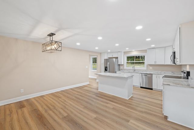 1800 STUARTS DRAFT HWY, Stuarts Draft, VA 24477