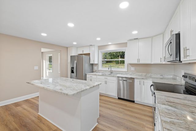 1800 STUARTS DRAFT HWY, Stuarts Draft, VA 24477