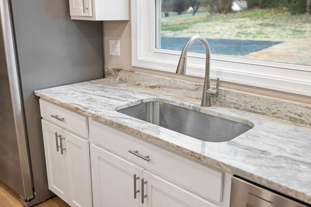 1800 STUARTS DRAFT HWY, Stuarts Draft, VA 24477