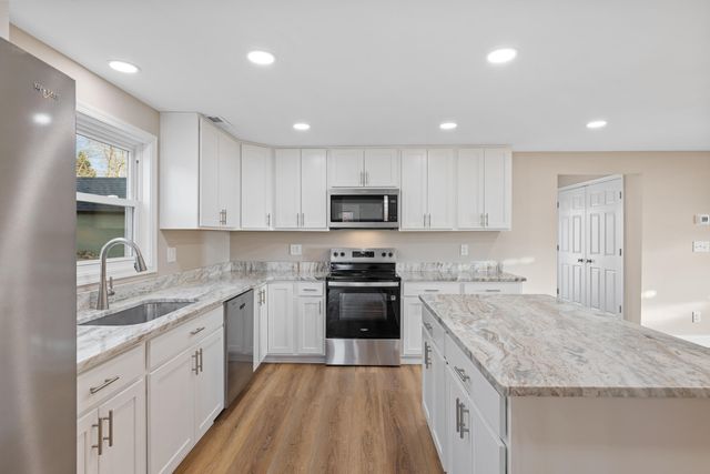 1800 STUARTS DRAFT HWY, Stuarts Draft, VA 24477