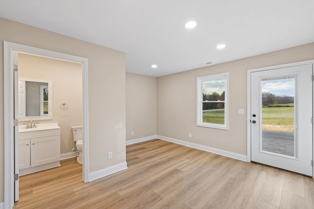 1800 STUARTS DRAFT HWY, Stuarts Draft, VA 24477