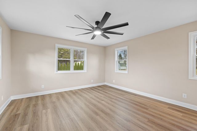 1800 STUARTS DRAFT HWY, Stuarts Draft, VA 24477