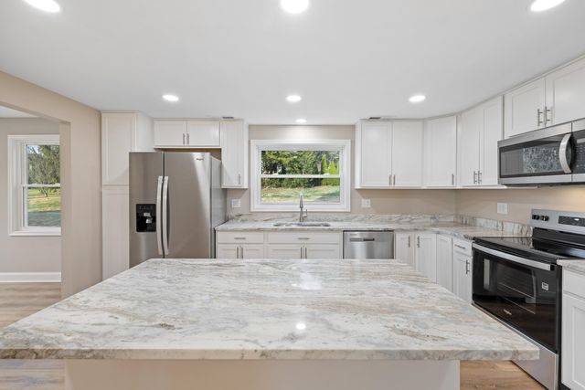 1800 STUARTS DRAFT HWY, Stuarts Draft, VA 24477