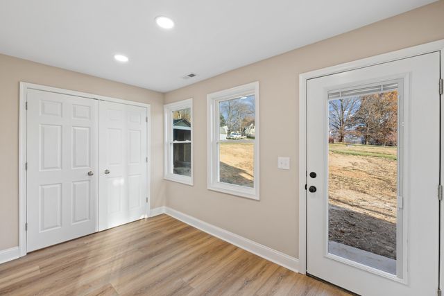 1800 STUARTS DRAFT HWY, Stuarts Draft, VA 24477