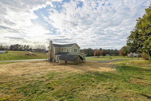 1800 STUARTS DRAFT HWY, Stuarts Draft, VA 24477