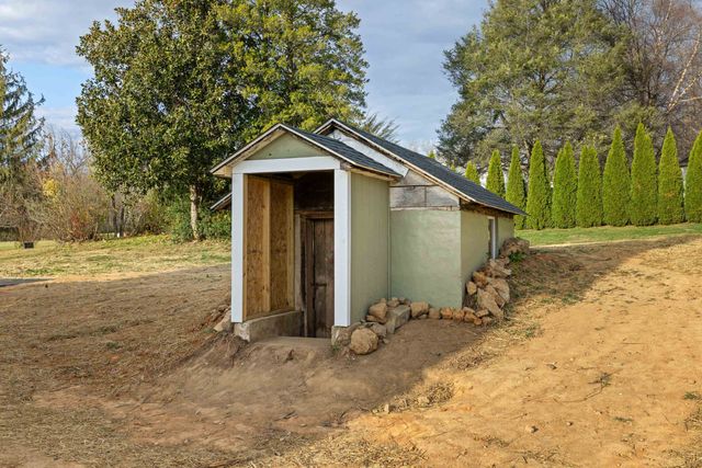 1800 STUARTS DRAFT HWY, Stuarts Draft, VA 24477