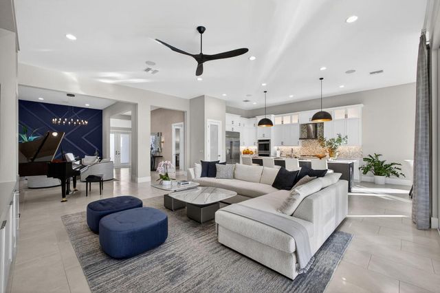 9261 Coral Isles Circle, Palm Beach Gardens, FL 33412