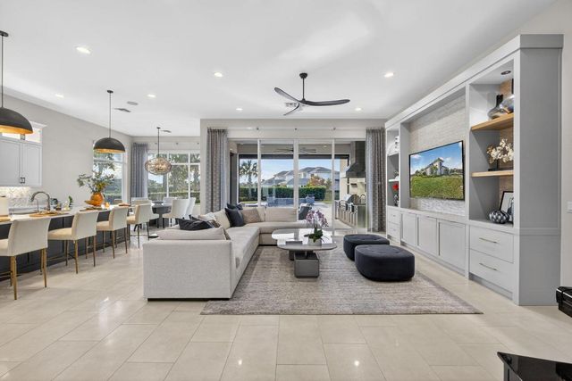 9261 Coral Isles Circle, Palm Beach Gardens, FL 33412