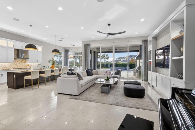 9261 Coral Isles Circle, Palm Beach Gardens, FL 33412