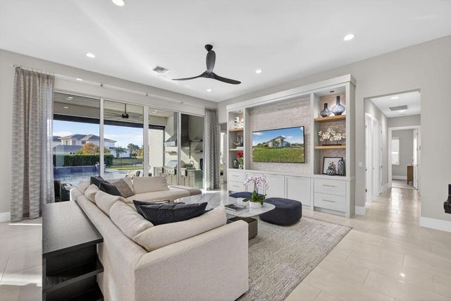 9261 Coral Isles Circle, Palm Beach Gardens, FL 33412