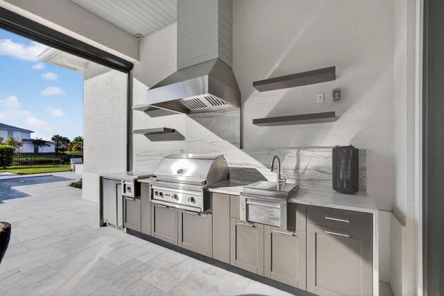 9261 Coral Isles Circle, Palm Beach Gardens, FL 33412