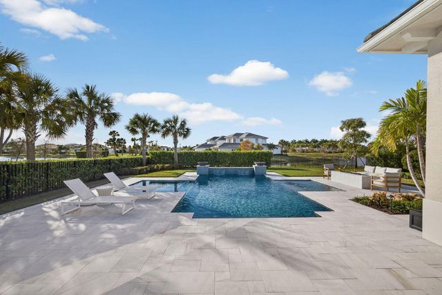 9261 Coral Isles Circle, Palm Beach Gardens, FL 33412