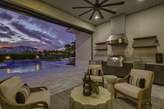 9261 Coral Isles Circle, Palm Beach Gardens, FL 33412