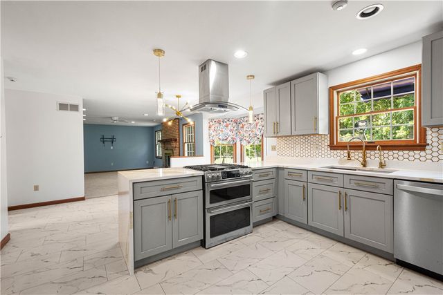 110 Kathy Ann Ln, Peters Twp, PA 15317