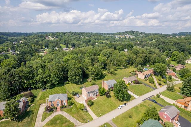 110 Kathy Ann Ln, Peters Twp, PA 15317