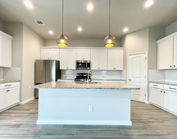 1518 STONY ISLAND DR, San Antonio, TX 78245