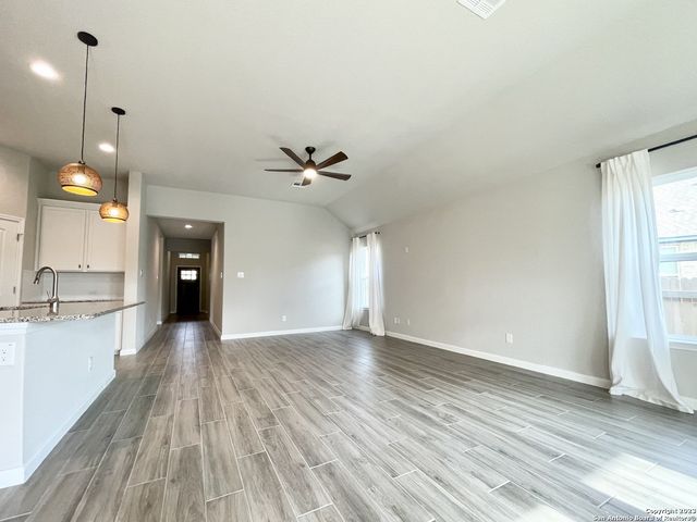 1518 STONY ISLAND DR, San Antonio, TX 78245