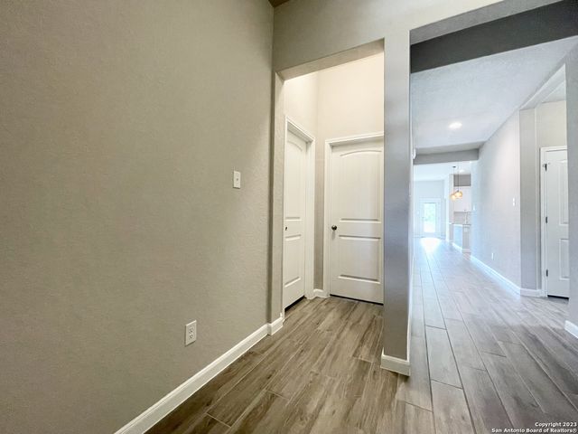 1518 STONY ISLAND DR, San Antonio, TX 78245