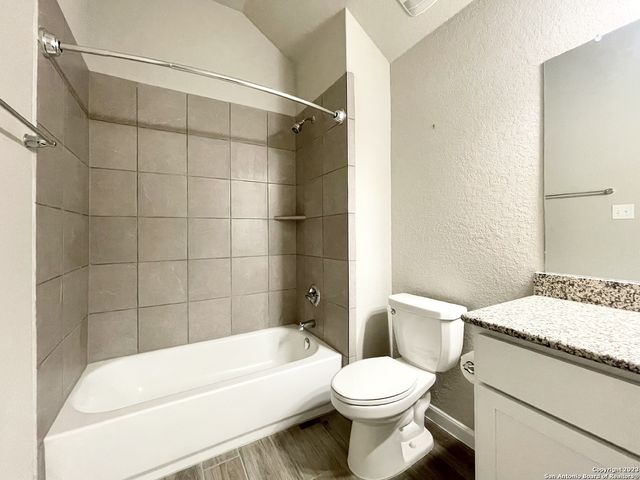 1518 STONY ISLAND DR, San Antonio, TX 78245