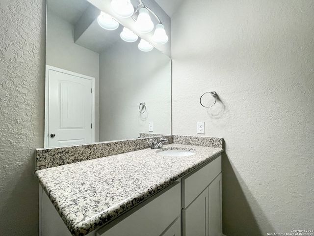 1518 STONY ISLAND DR, San Antonio, TX 78245