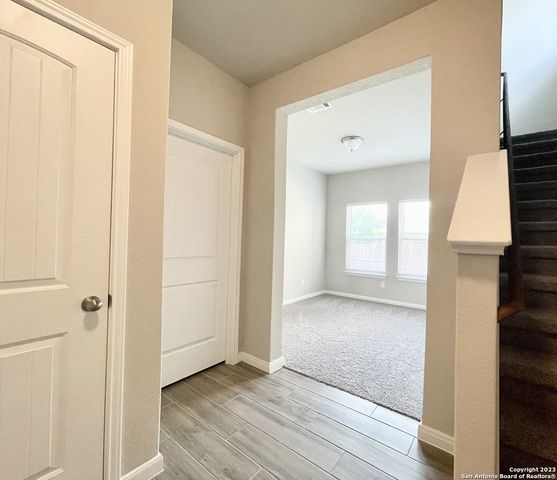 1518 STONY ISLAND DR, San Antonio, TX 78245