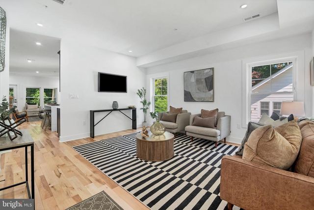 203 LINCOLN AVE, Takoma Park, MD 20912