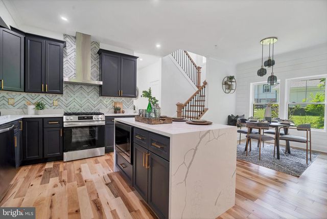 203 LINCOLN AVE, Takoma Park, MD 20912