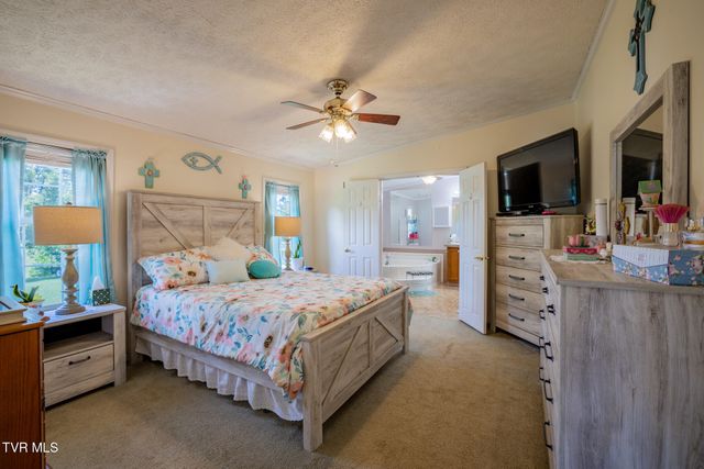 112 Grassy Valley Road, Whitesburg, TN 37891