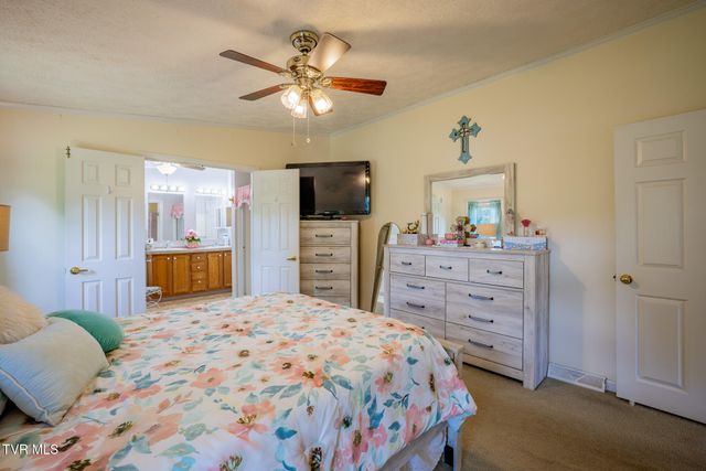 112 Grassy Valley Road, Whitesburg, TN 37891