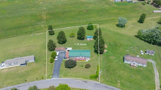 112 Grassy Valley Road, Whitesburg, TN 37891